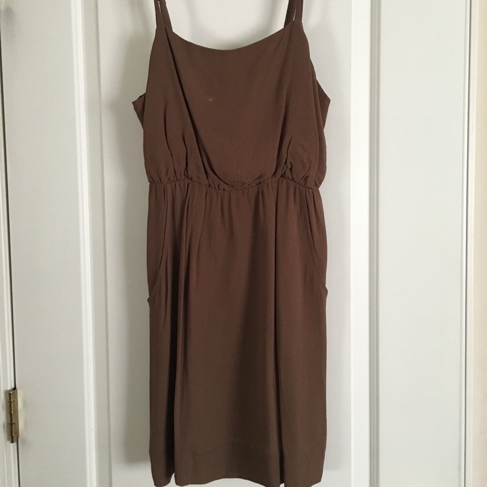 Brown dress with pockets
